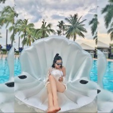 HRT Inflatable Pearl Scallops Pool Float