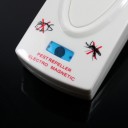 Electronic Ultrasonic Pest Repeller for Driving Rodent Away